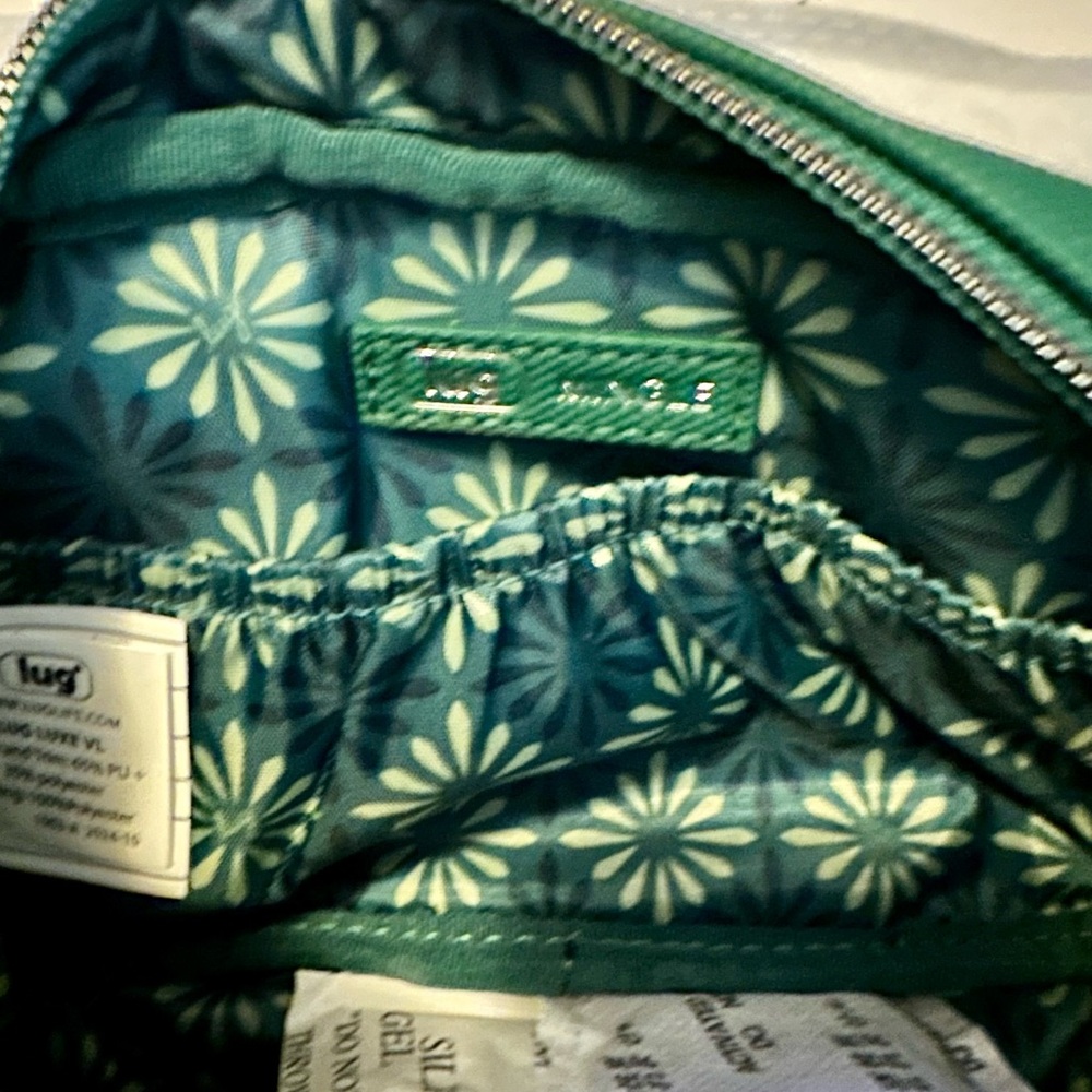 Lug Mingle Matte Luxe VL Camera Bag in Wickedly Green - Picture 5 of 7